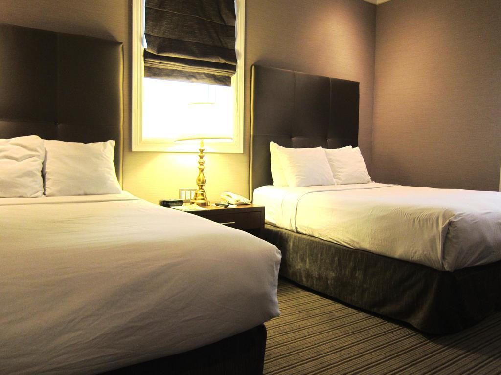 Clarion Hotel & Suites Selby Downtown Toronto Room photo